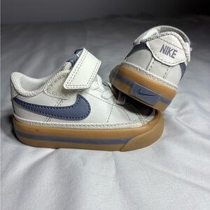 Nike Kids White & Blue Velcro Sneakers with Gum Sole